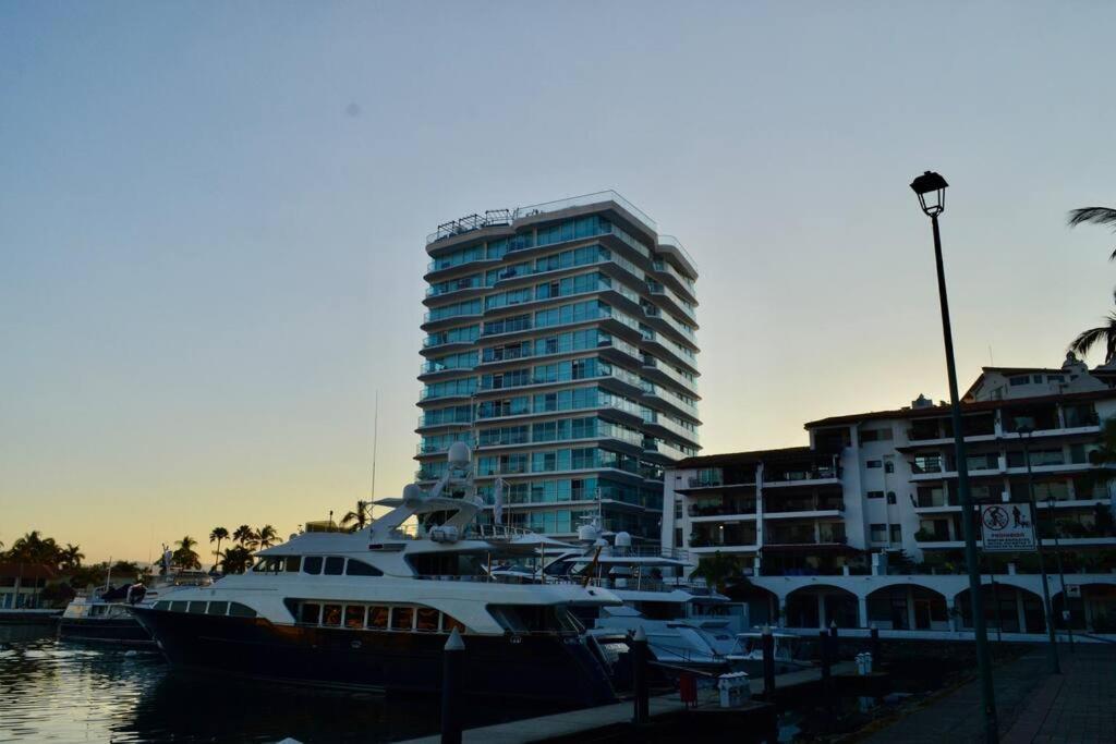 Luxury Condo On The Marina Puerto Vallarta Bagian luar foto