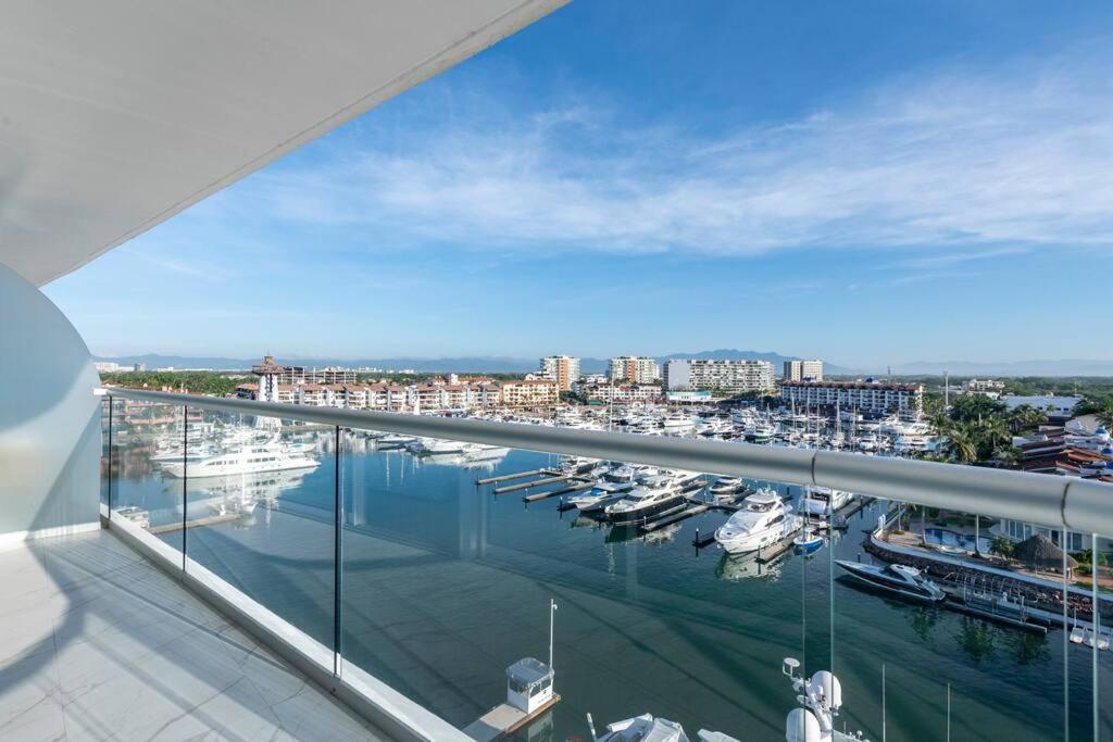 Luxury Condo On The Marina Puerto Vallarta Bagian luar foto