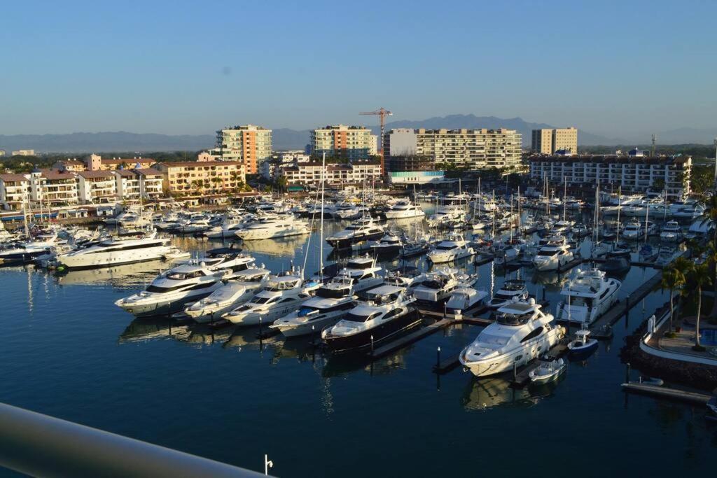 Luxury Condo On The Marina Puerto Vallarta Bagian luar foto
