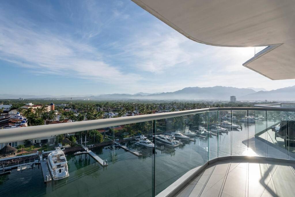 Luxury Condo On The Marina Puerto Vallarta Bagian luar foto